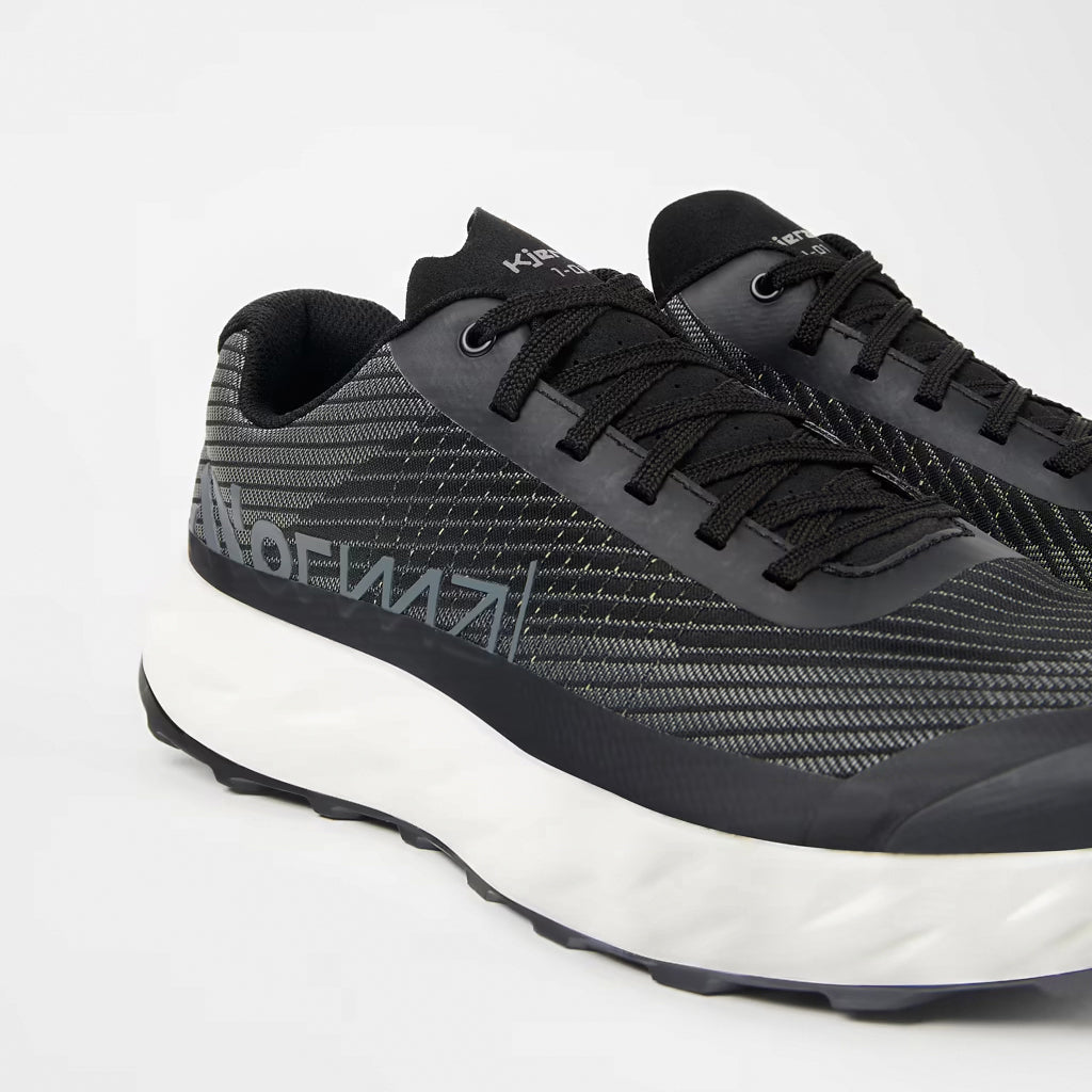 ジェーラグ |VIBRAM® Megagrip| Black – CONNECTED