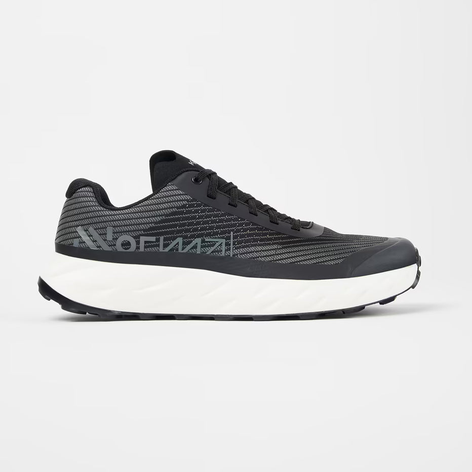 ジェーラグ |VIBRAM® Megagrip| Black – CONNECTED