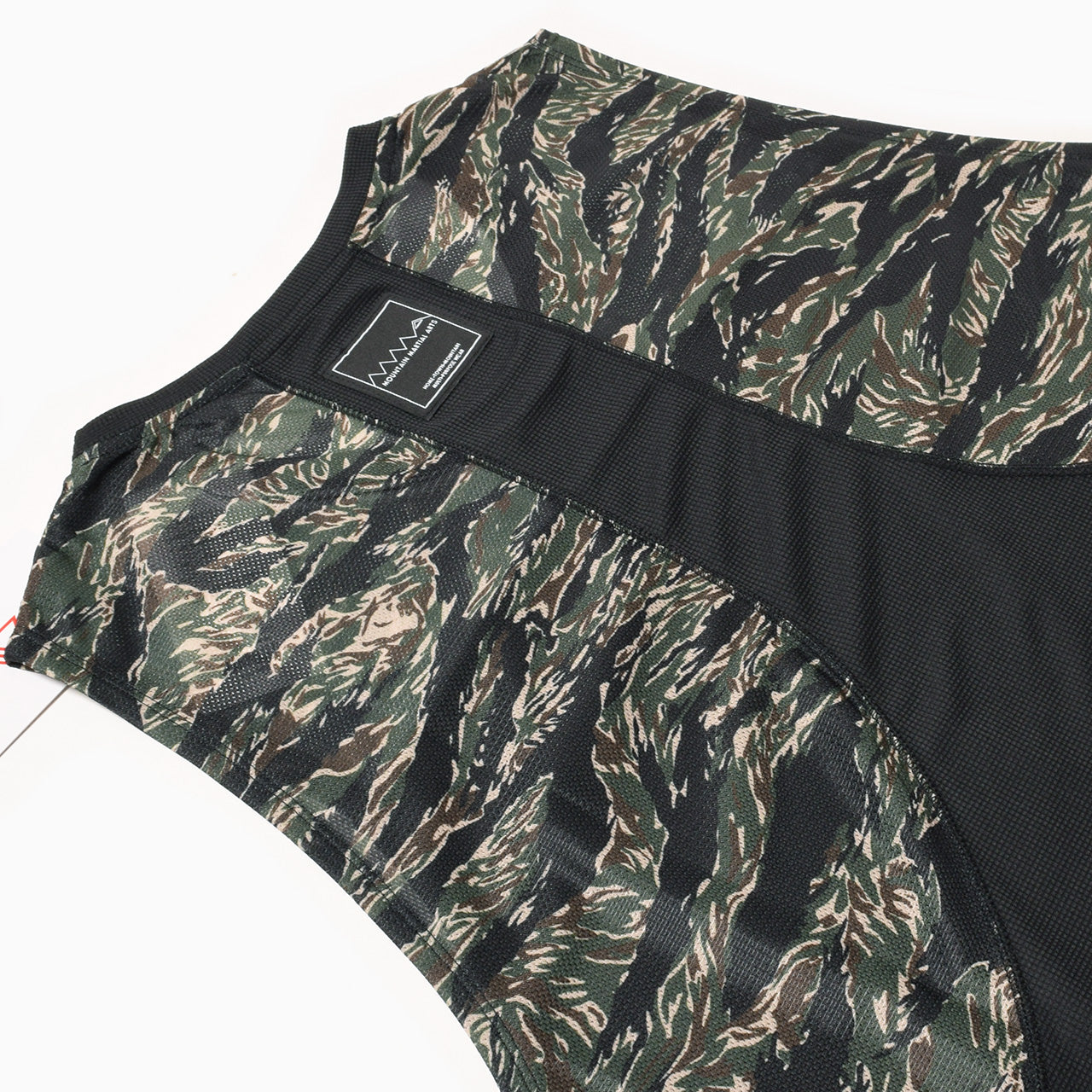 MMA 100MPJ Trail Sleeve - less Black – CONNECTED