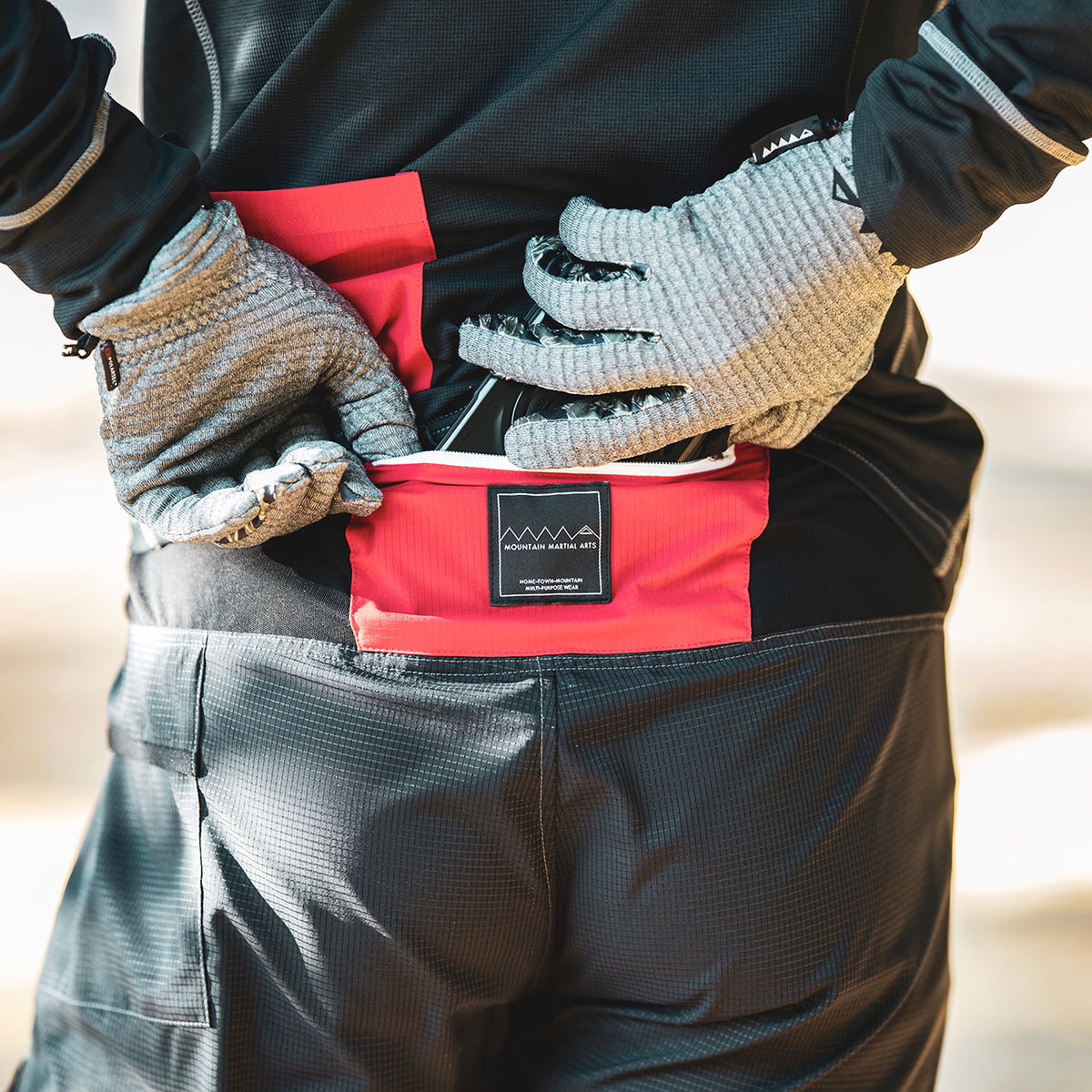 MMA GACHIO "MASTER THE RACE" Multi Pocket Run Shorts Black