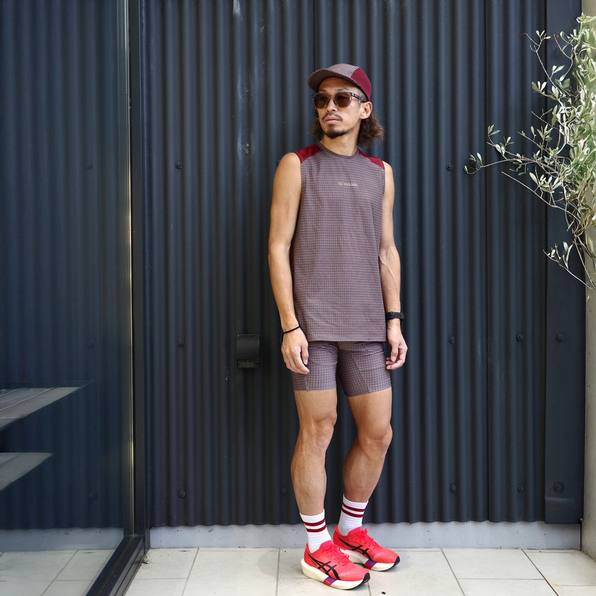 GUNCLUB SLEEVELESS  BROWN