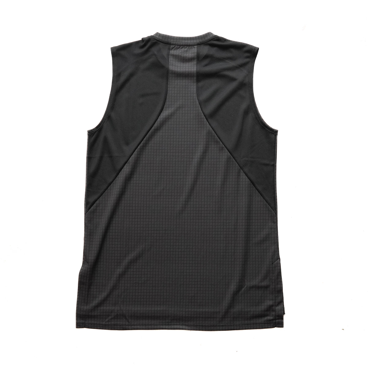 GUNCLUB SLEEVELESS  BLACK