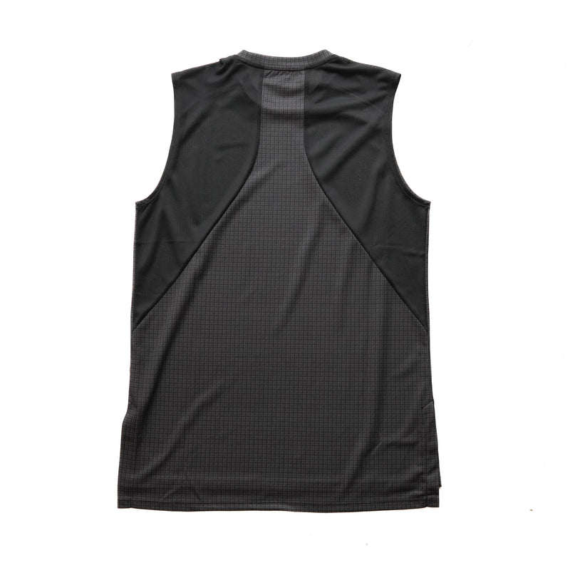 GUNCLUB SLEEVELESS  BLACK