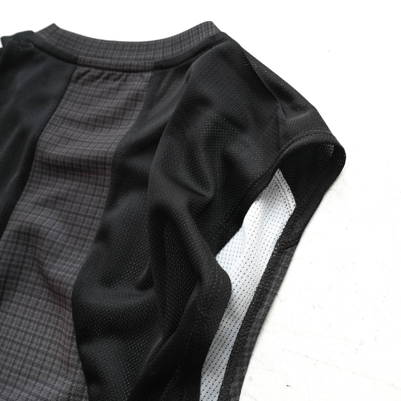 GUNCLUB SLEEVELESS  BLACK