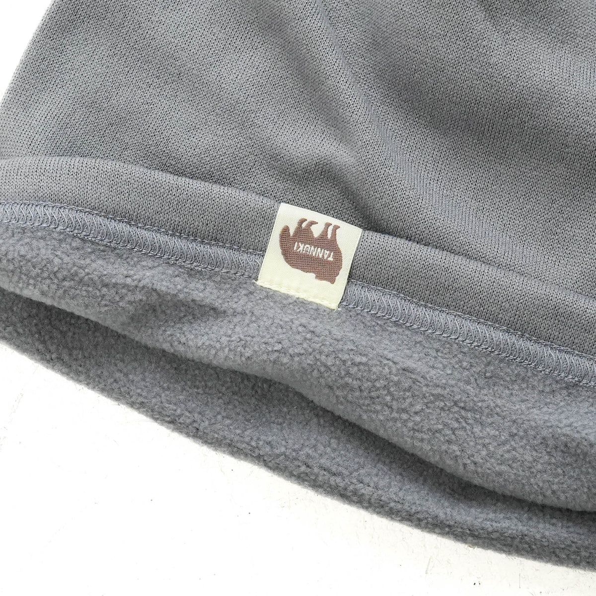 Pom Pom Beanie: Color Grey (ポンポンはホワイト・クリーム系）