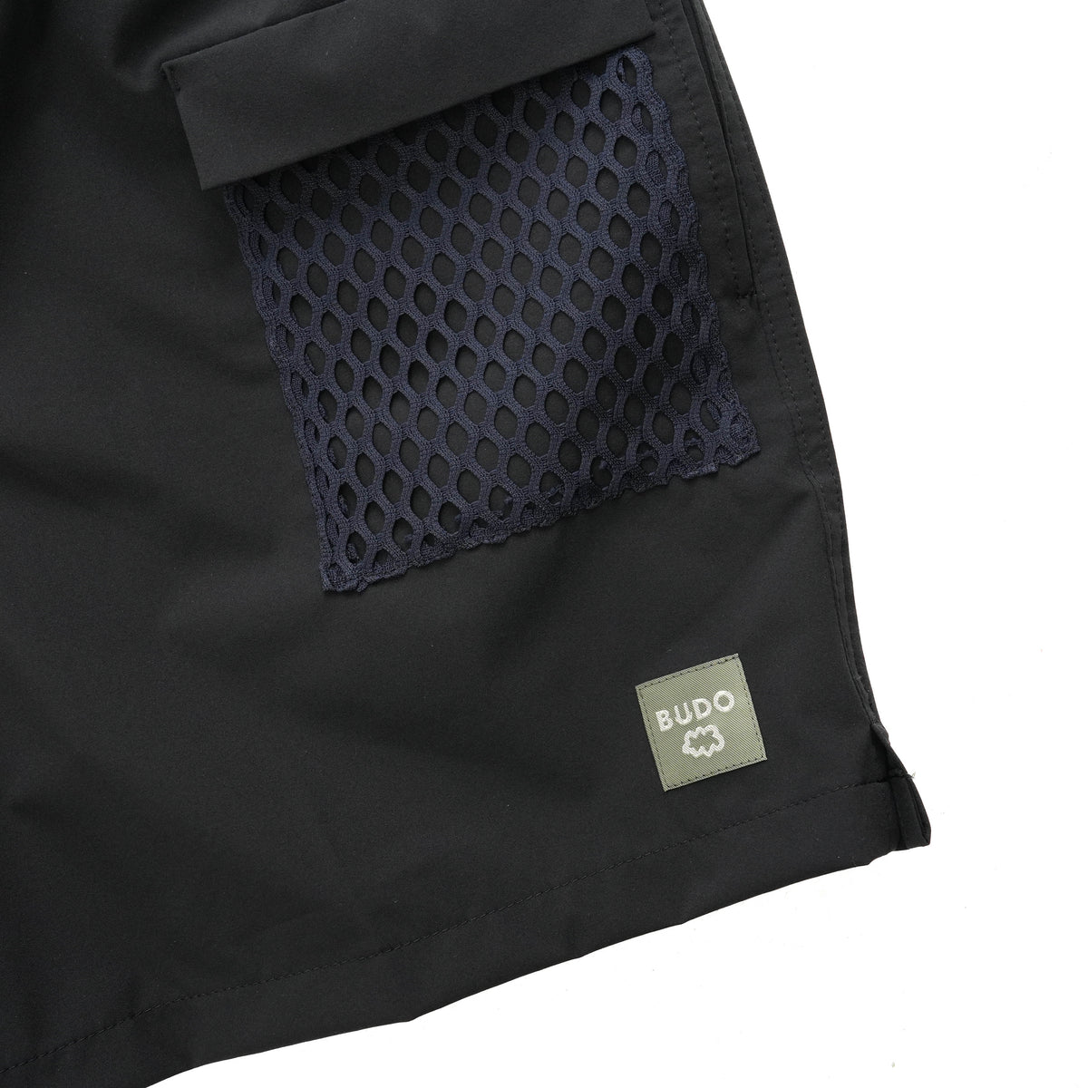 AIR GRID- MESH SHORTS :Black × Navy
