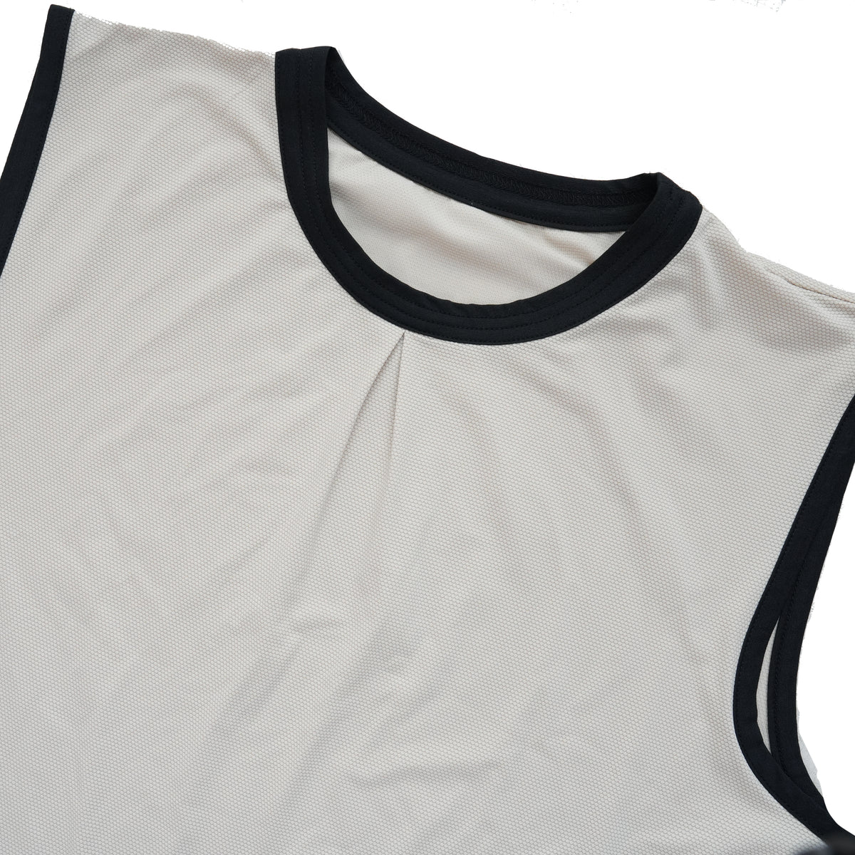 Mountain Pass top Sleeve_Less Off white