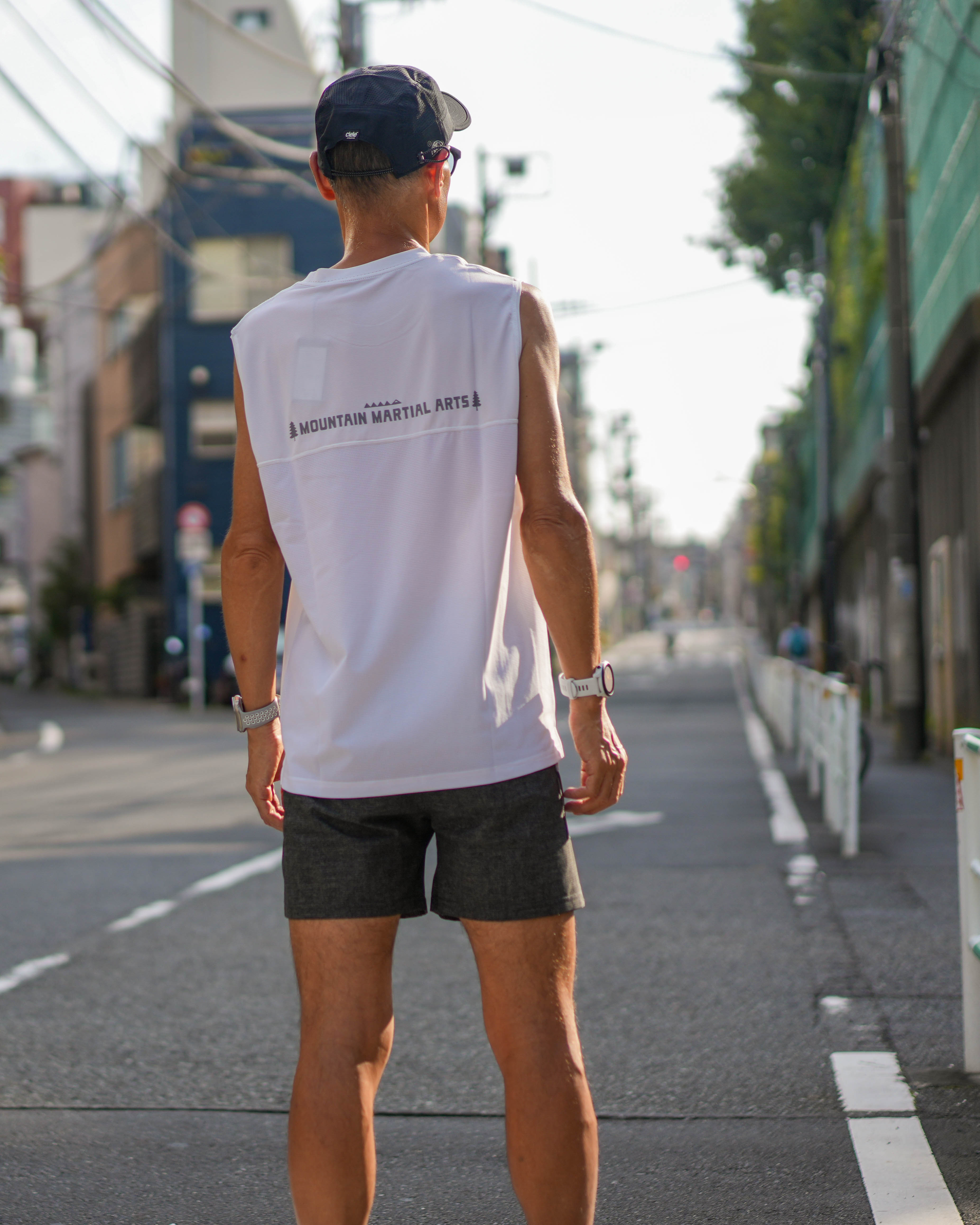 TM　ブライアン・トレーシー　トータルマネジメントプログラム MMA rig BE FREE Tee (White) – TOKYO MOUNTAIN RUNNING COMPANY