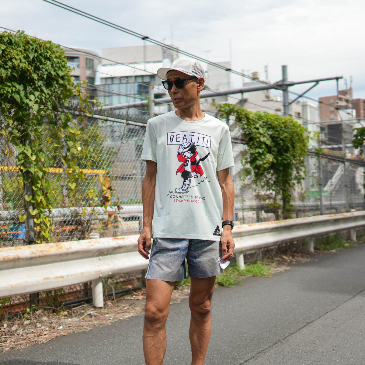 STAMP × CONNECTED GRAPHIC RUN TEE (BEAT IT!) PALE PISTACHIO