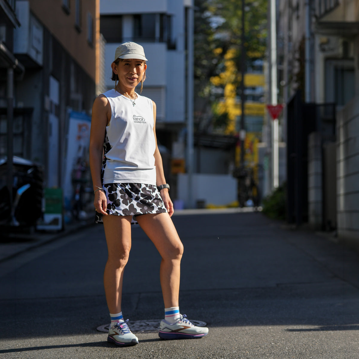 FLOWER NOSLEEVE - WHITE -