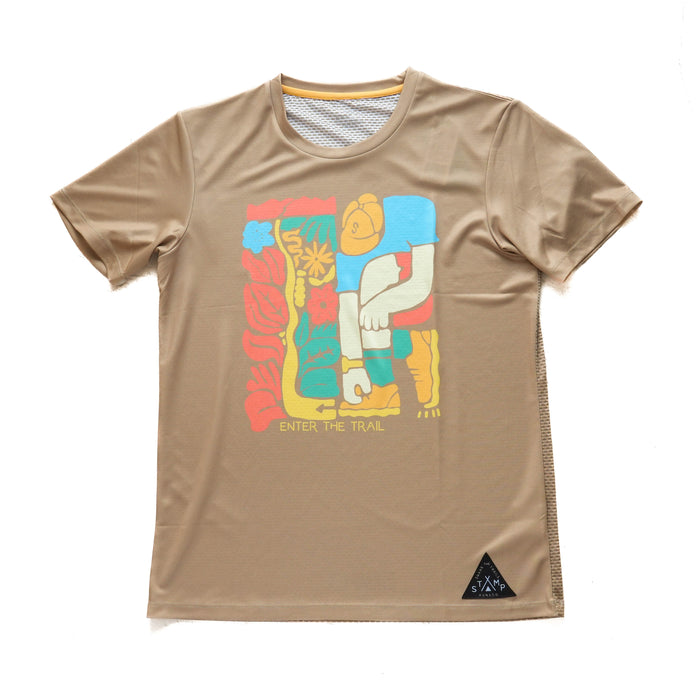 STAMP GRAPHIC RUN TEE (ENTER THE TRAIL)