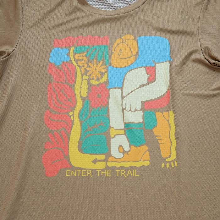 STAMP GRAPHIC RUN TEE (ENTER THE TRAIL)