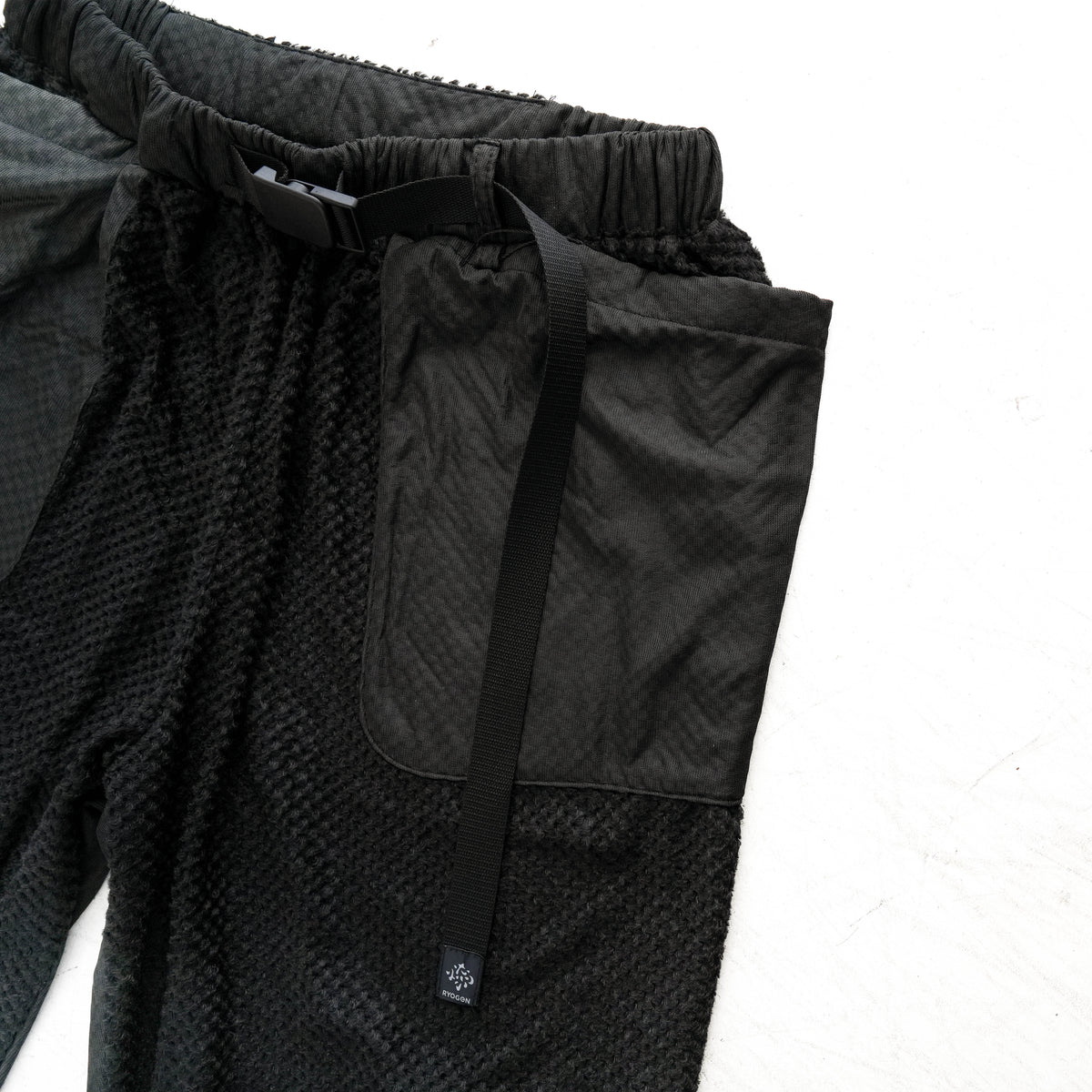 24FW Octa TAPERED JOGGER BLACK