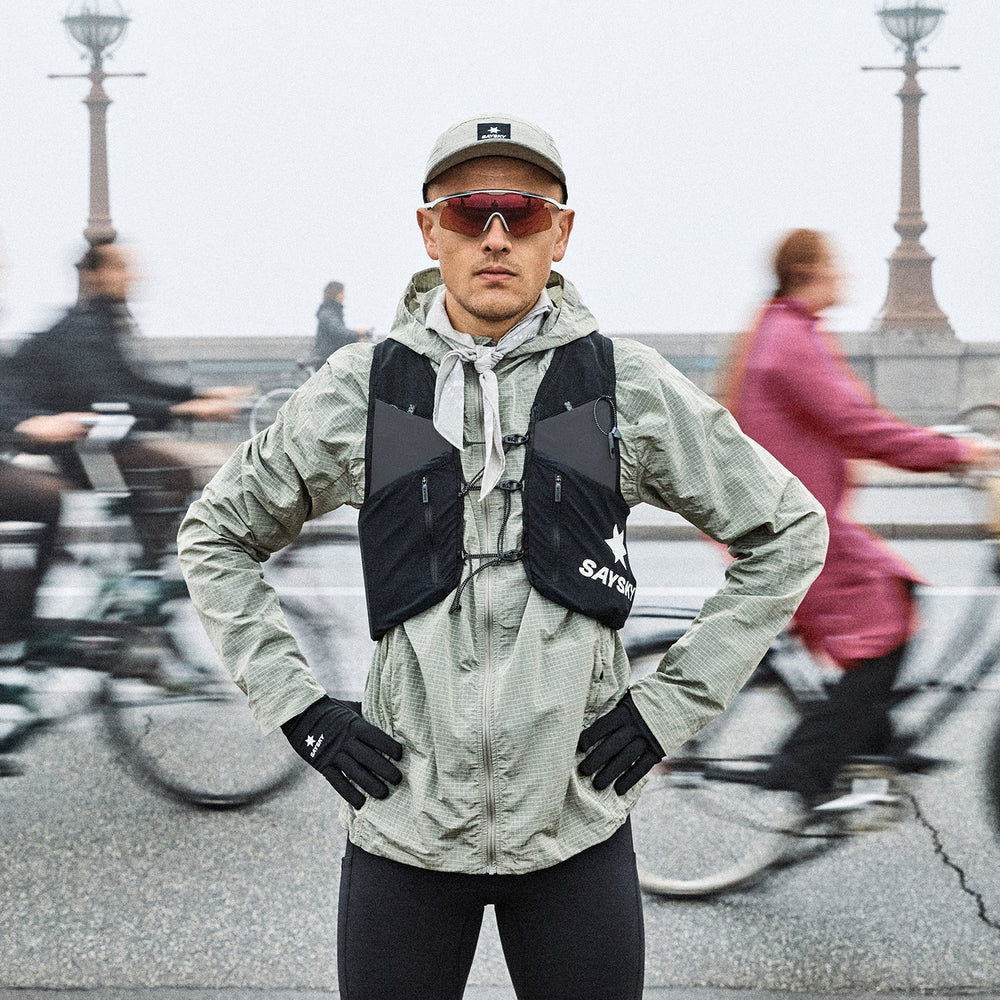 ランニングベスト Flow Vest 201 12L - Black [ユニセックス] – CONNECTED