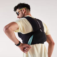 KIPRUN (キプラン)トレイルランニング ユニセックス ベスト 競技用 ウォーターボトルホルダー付き 900 RACE - 5L - BLACK