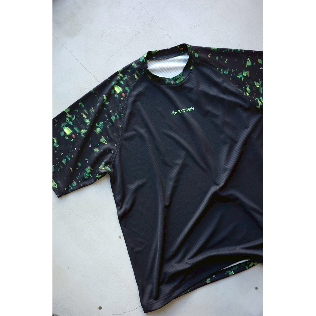 NIGHTCAMO RAGLAN H/S TEE / RGT-29　BLACK