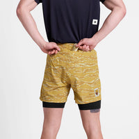 ランニングショーツ SM40007c1064 Tiger Pace 2-in-1 Shorts 5" - Yellowcamo [メンズ]