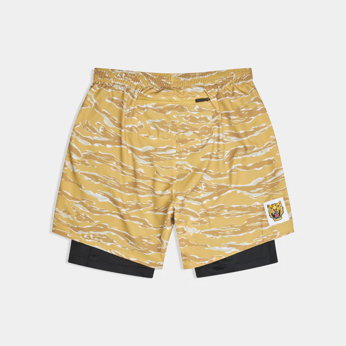 ランニングショーツ SM40007c1064 Tiger Pace 2-in-1 Shorts 5" - Yellowcamo [メンズ]