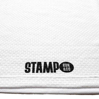 STAMP GRAPHIC RUN TEE (TWO CATS -WHITE-)