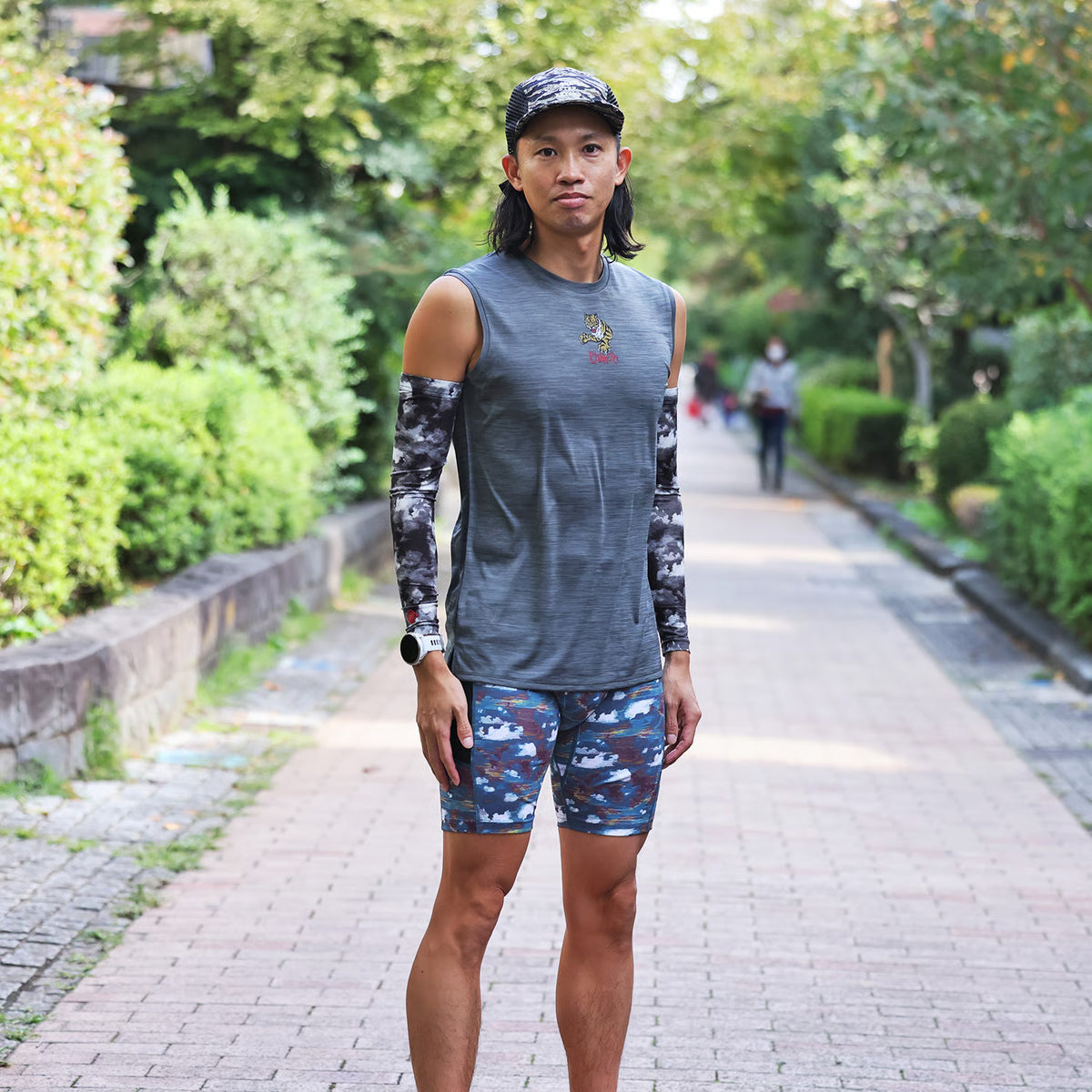 Jump Out Sleeveless(Gray)