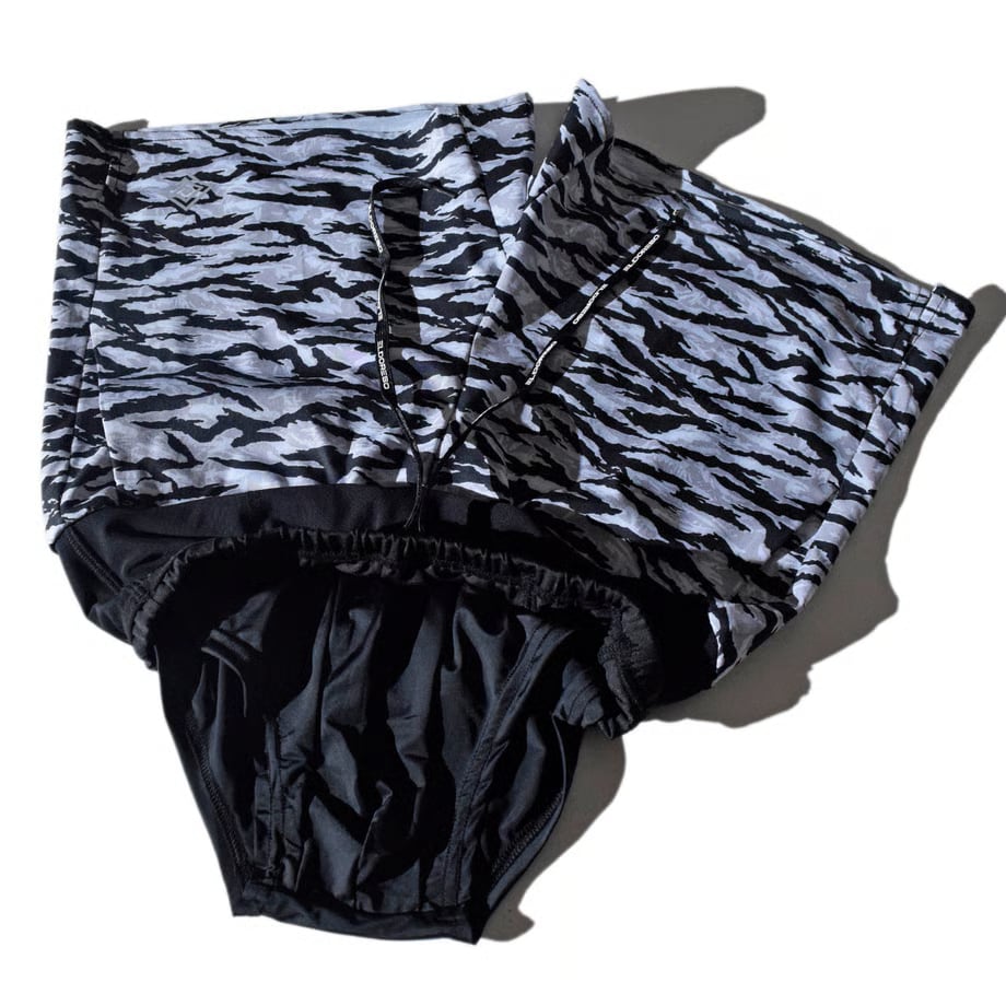 Universal Shorts -Gray　メンズレディースランニングショーツ