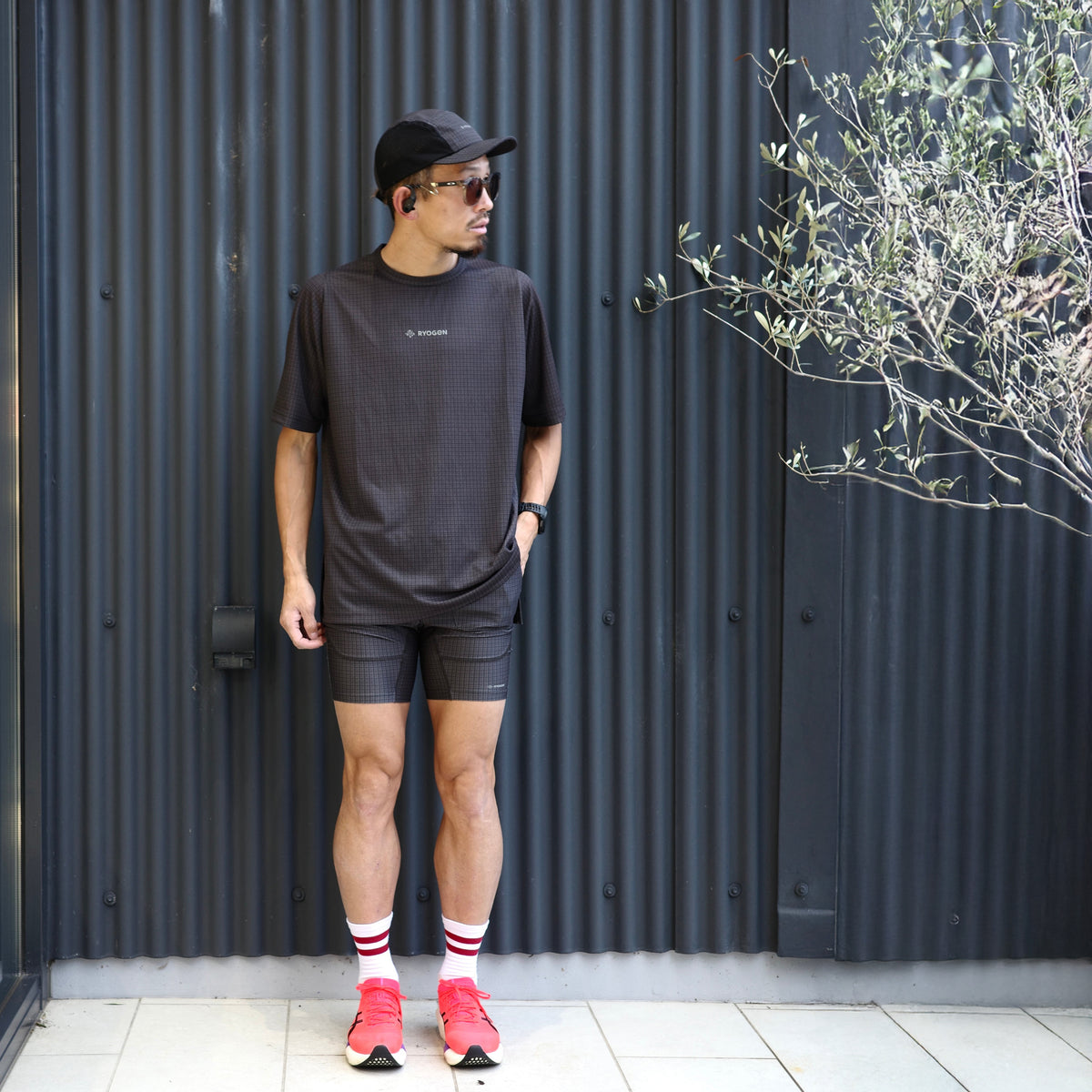 GUNCLUB ONEDAY H/S TEE  BLACK
